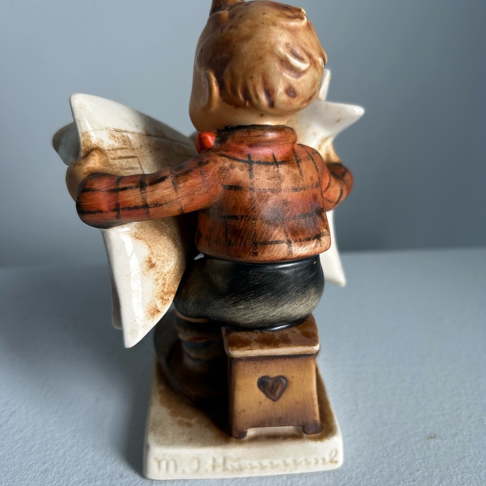 Vintage Hummel Figurine - Picture 4 of 6